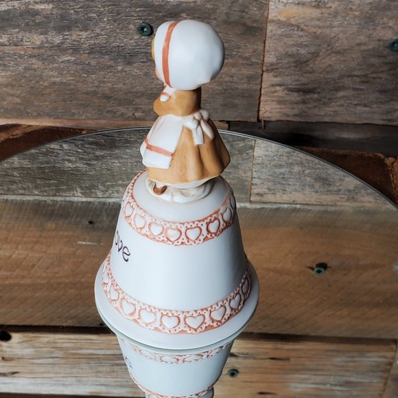 Enesco 1981 'with Love" Bell - Pilgrim Girl - "All The Lord's Children" - Picture 5 of 6
